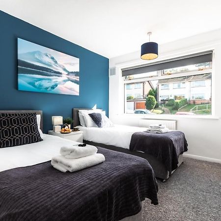סאות'המפטון 3 Bedrooms House Ideal For Long Stays! מראה חיצוני תמונה