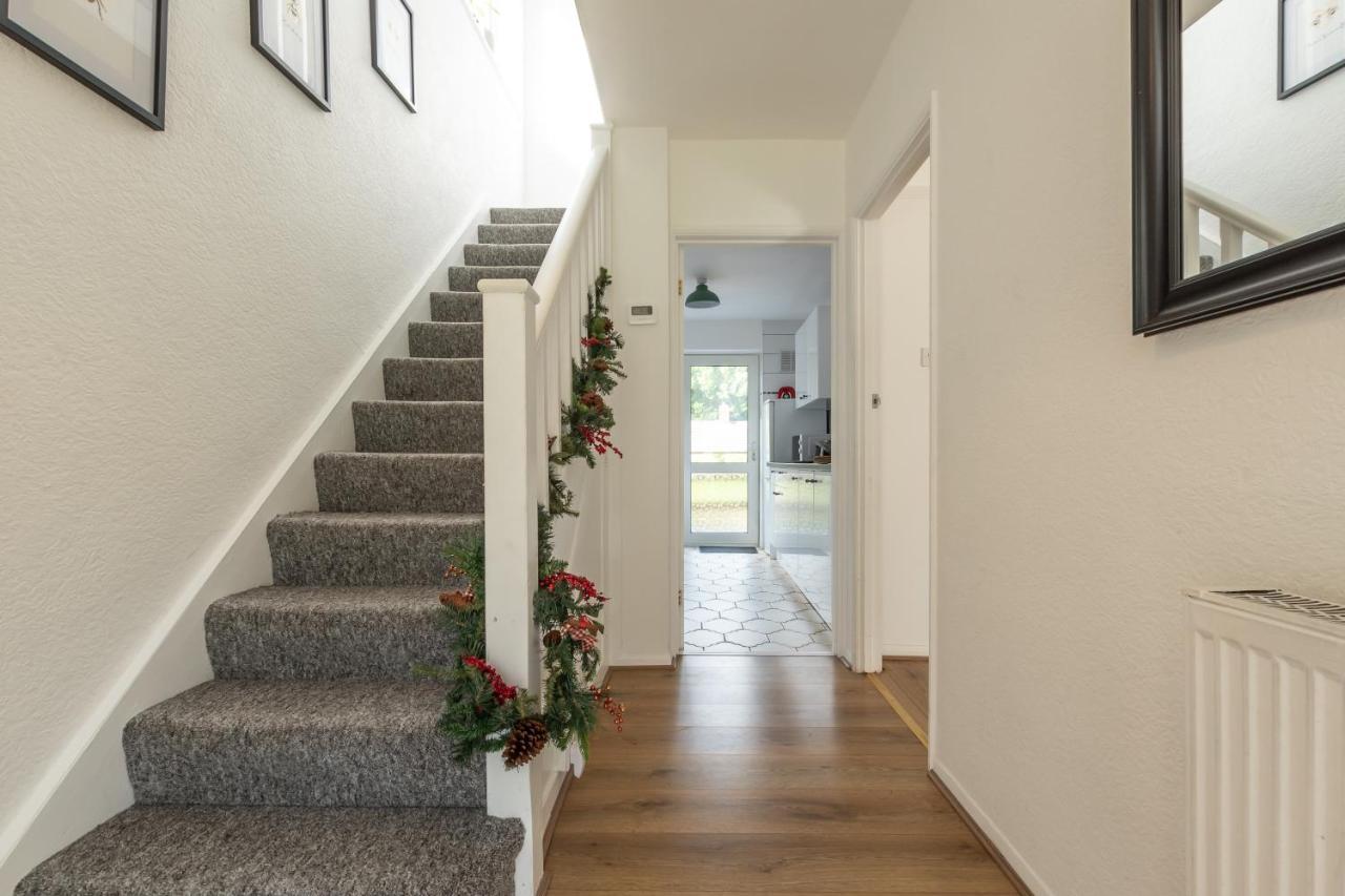 סאות'המפטון 3 Bedrooms House Ideal For Long Stays! מראה חיצוני תמונה